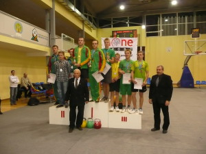 Šarūnas Selvestravičius ir Vytas Vadapolas jaunių grupėje estafečių varžybose tapo varžybų nugalėtojais