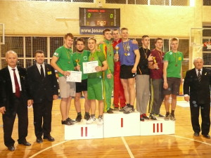 Estafečių varžybose jaunimo grupėje Maironio universitetinė gimnazijos komanda iškovojo II vietą